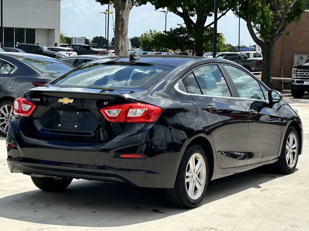 Used 2017 Chevrolet Cruze LT w/ Sun And Sound Package FWD image 4