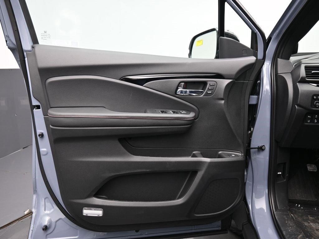 New 2026 Honda Ridgeline Black Edition image 30