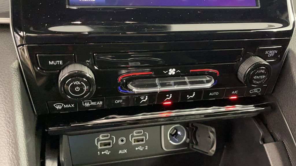 New 2025 Jeep Grand Cherokee L Laredo image 19