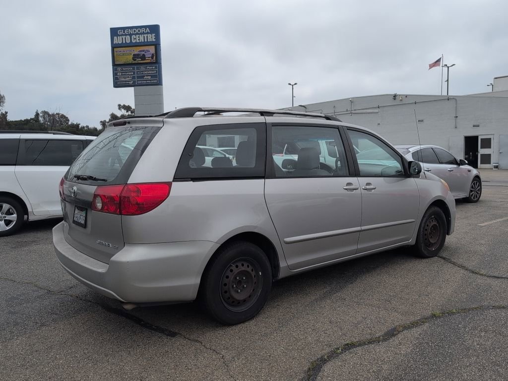 Used 2009 Toyota Sienna CE FWD image 5