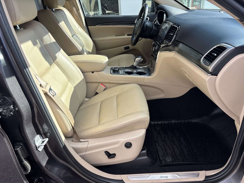 Used 2020 Jeep Grand Cherokee Limited AWD/4WD image 20