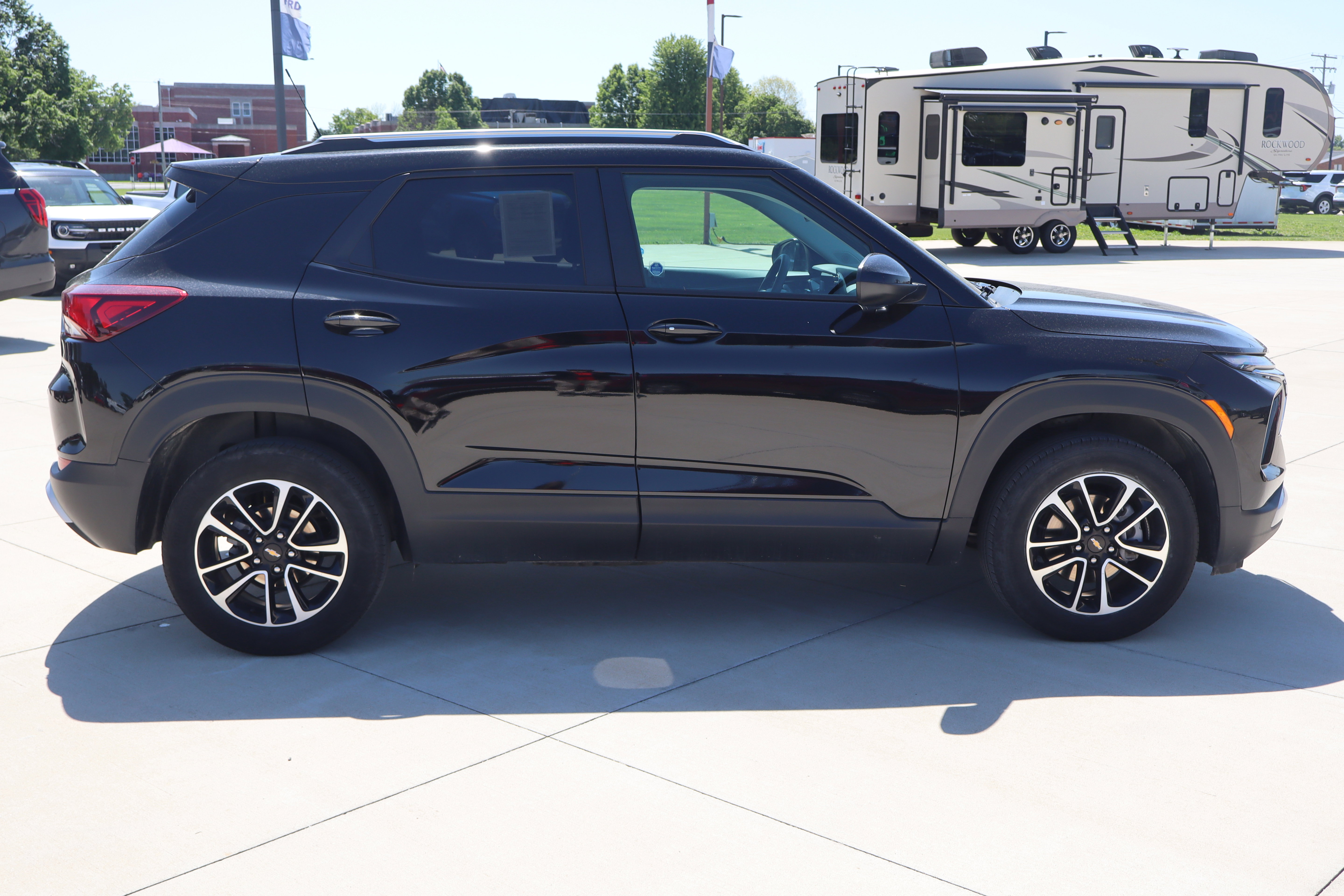 Used 2025 Chevrolet TrailBlazer LT AWD/4WD image 5