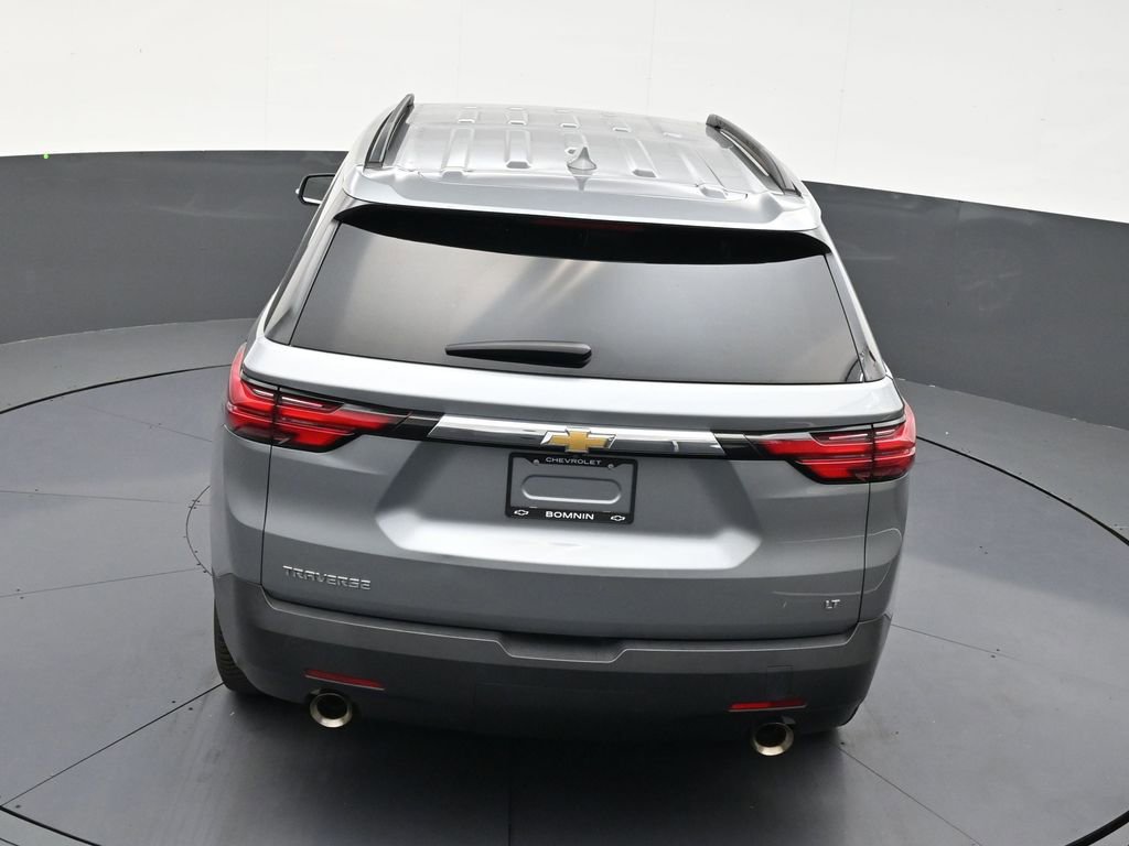 Used 2023 Chevrolet Traverse LT FWD image 16