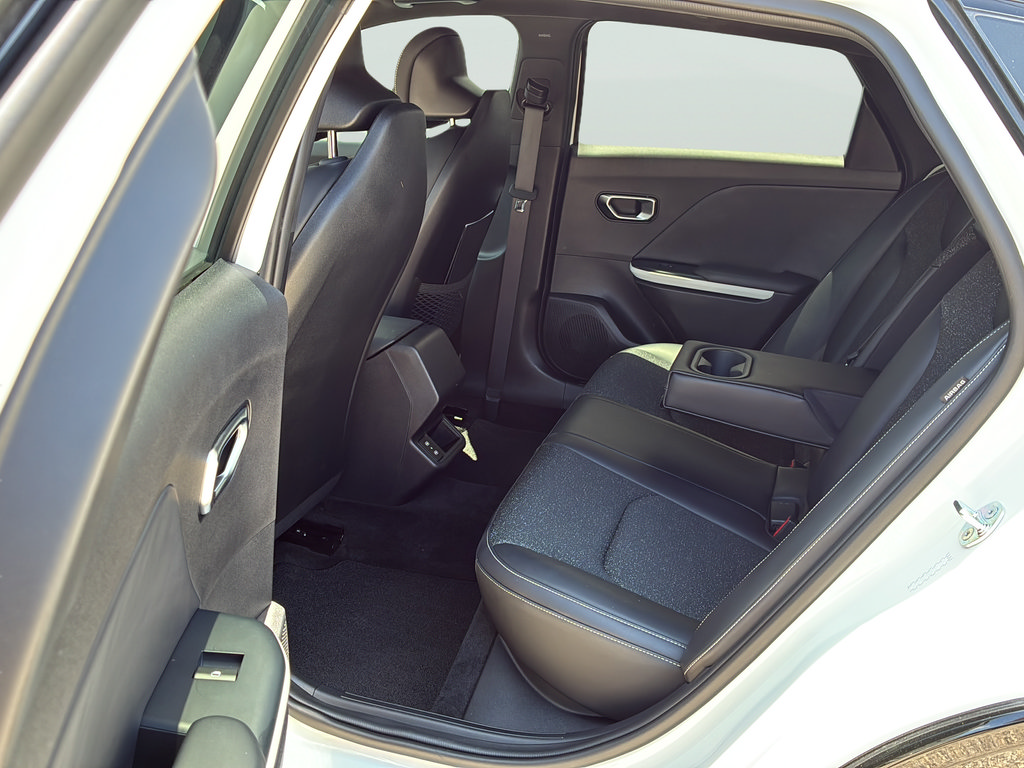 Used 2025 Kia K4 GT-Line w/ GT-Line Sunroof Package FWD image 16