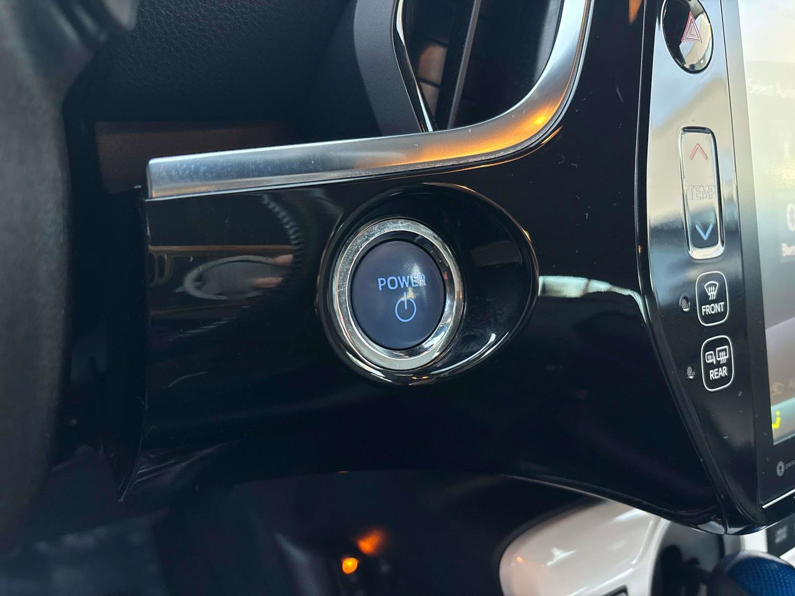 Used 2018 Toyota Prius Prime Premium w/ Carpet Mat Package FWD image 28