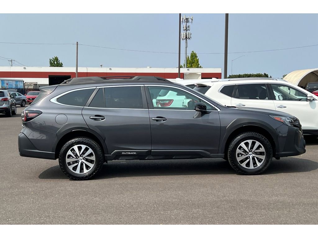 Used 2024 Subaru Outback Premium image 3