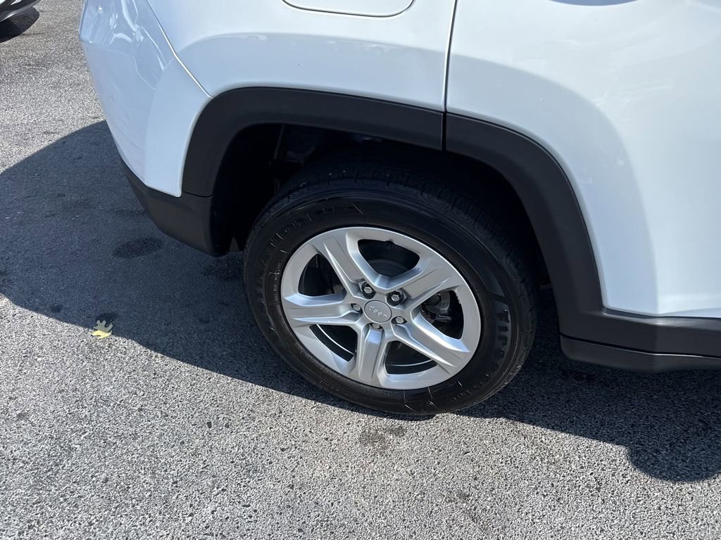 Used 2024 Jeep Compass Latitude image 23