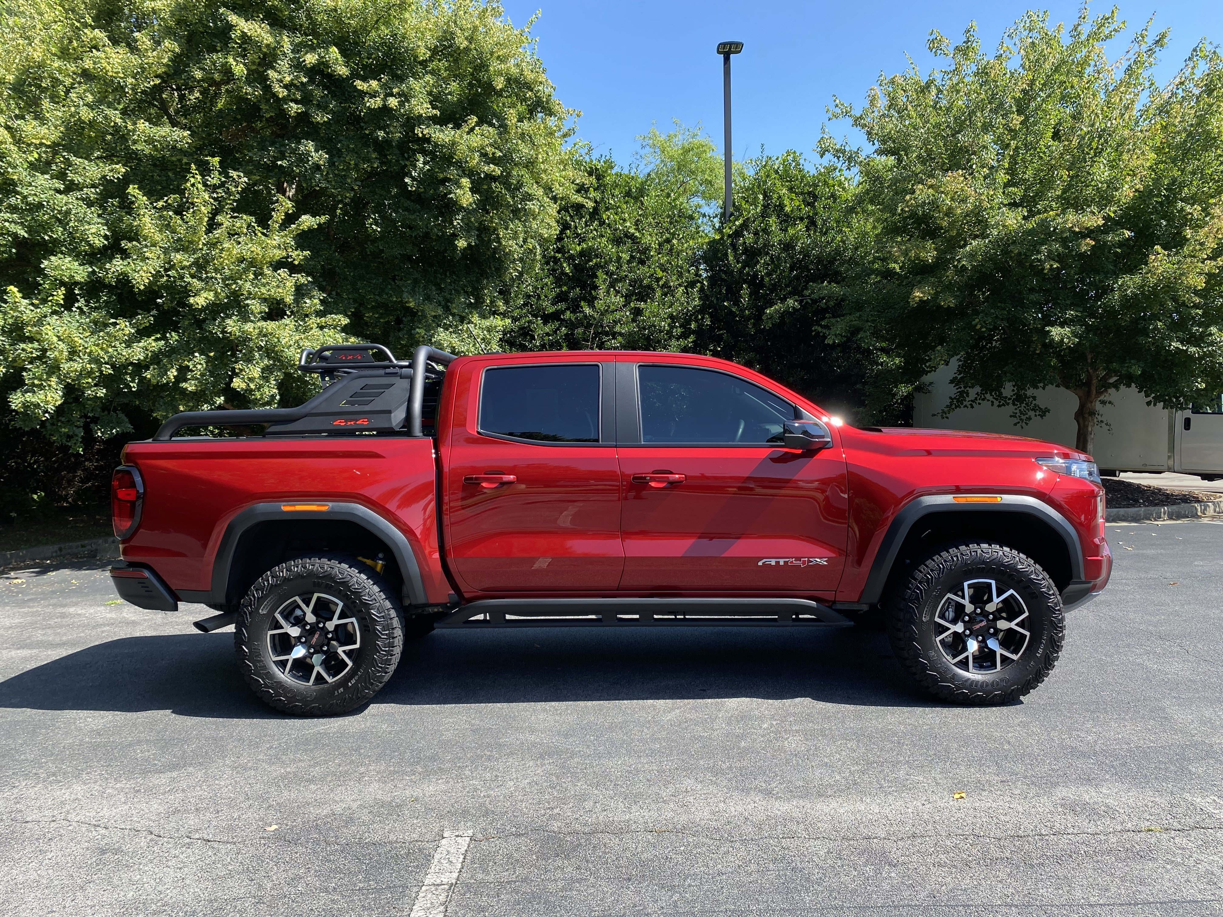 Used 2025 GMC Canyon AT4 w/ AT4X Package AWD/4WD image 10