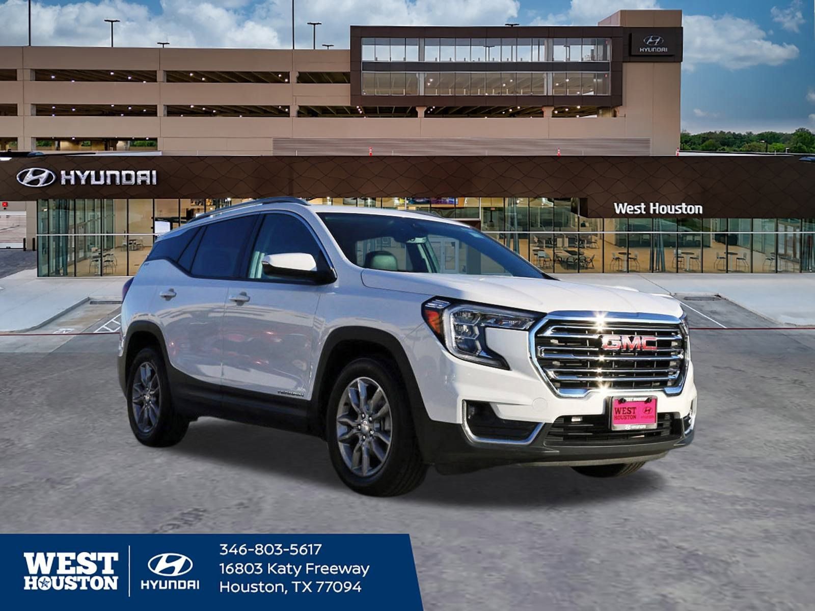Used 2024 GMC Terrain SLT image 1
