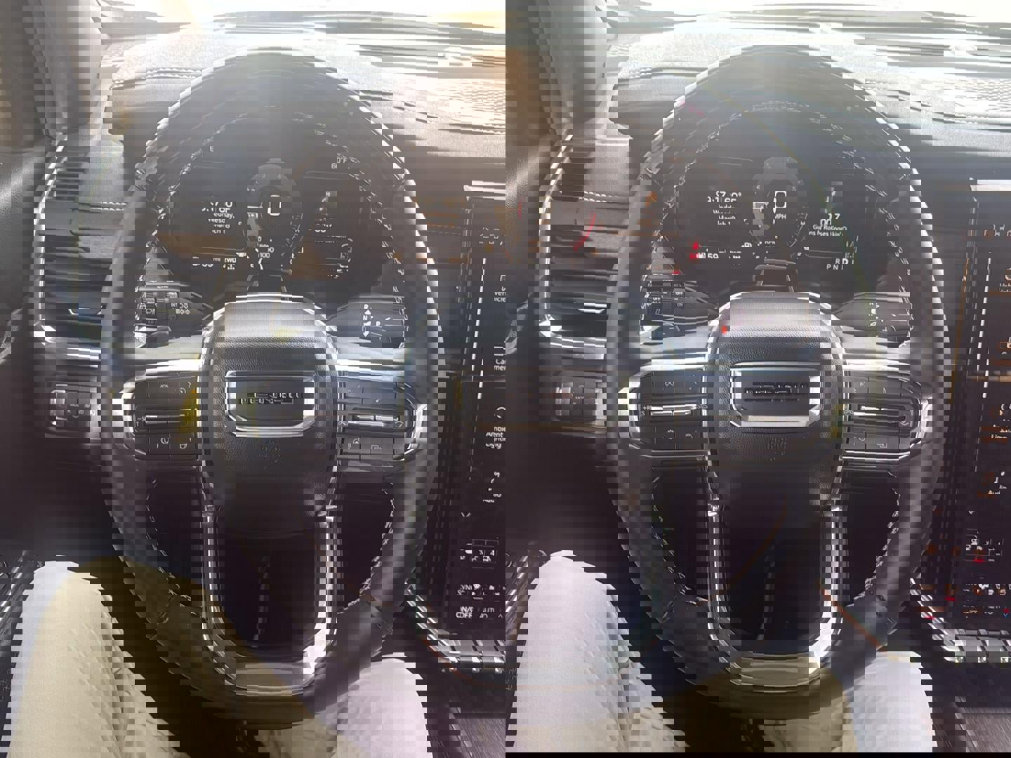 Used 2024 GMC Acadia Denali w/ Super Cruise Package image 16