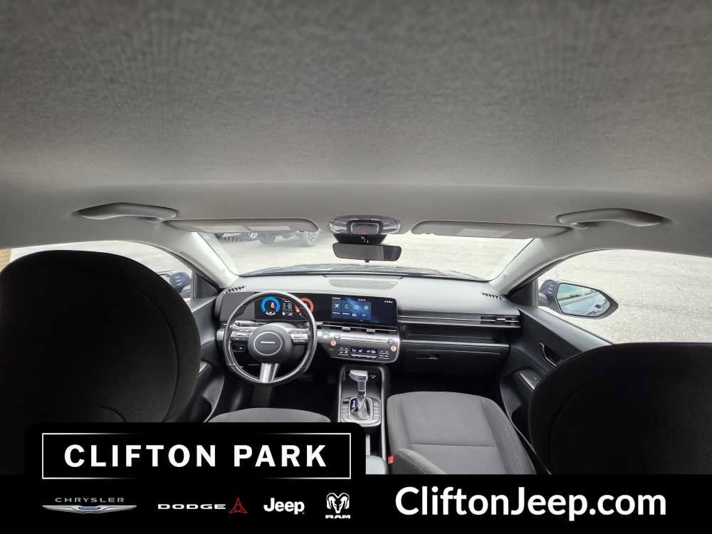Used 2025 Hyundai Kona SEL FWD image 21