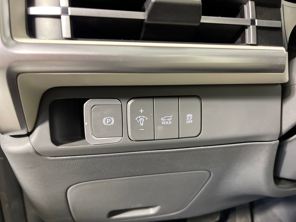 Used 2025 Hyundai Santa Fe SEL image 30