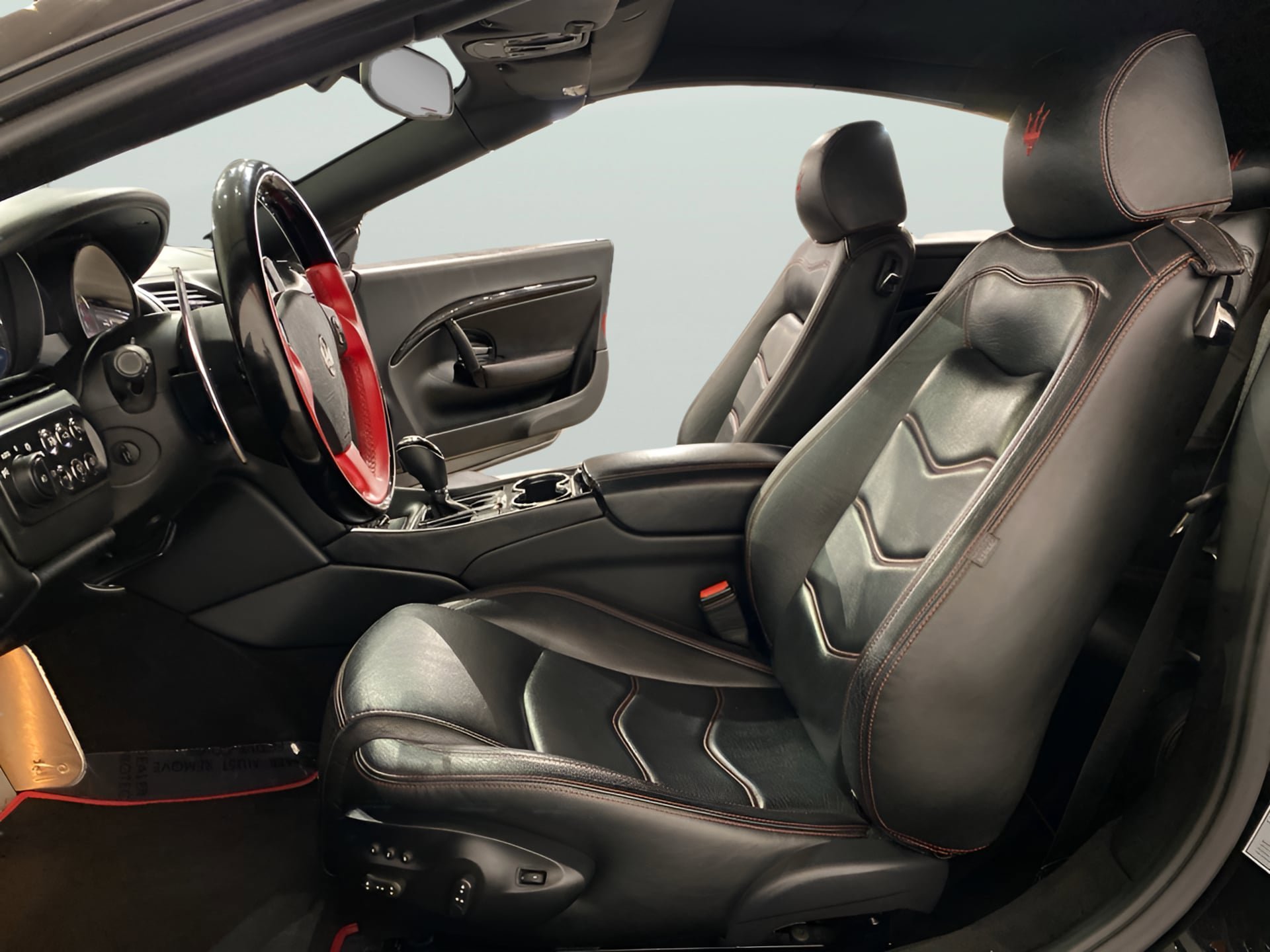 Used 2012 Maserati GranTurismo Sport RWD image 34