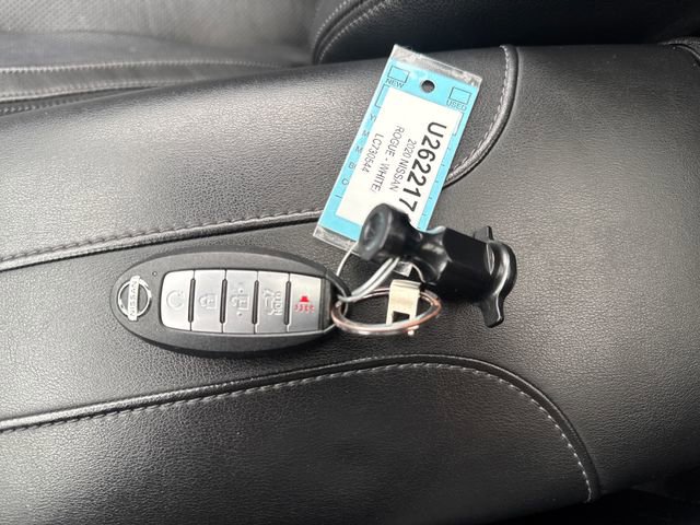 Used 2020 Nissan Rogue SL w/ Premium Package image 26