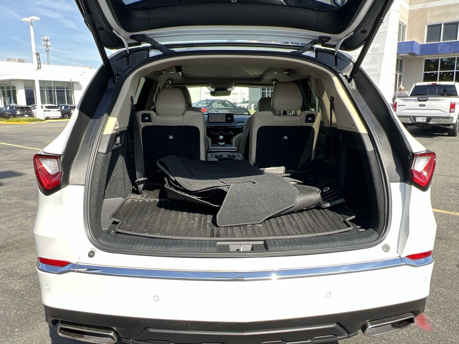 Certified 2024 Acura MDX w/ Technology Package FWD image 24