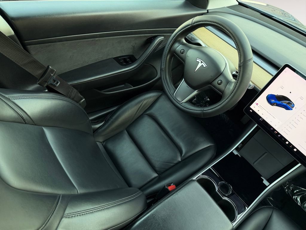Used 2020 Tesla Model 3 Standard Range image 15