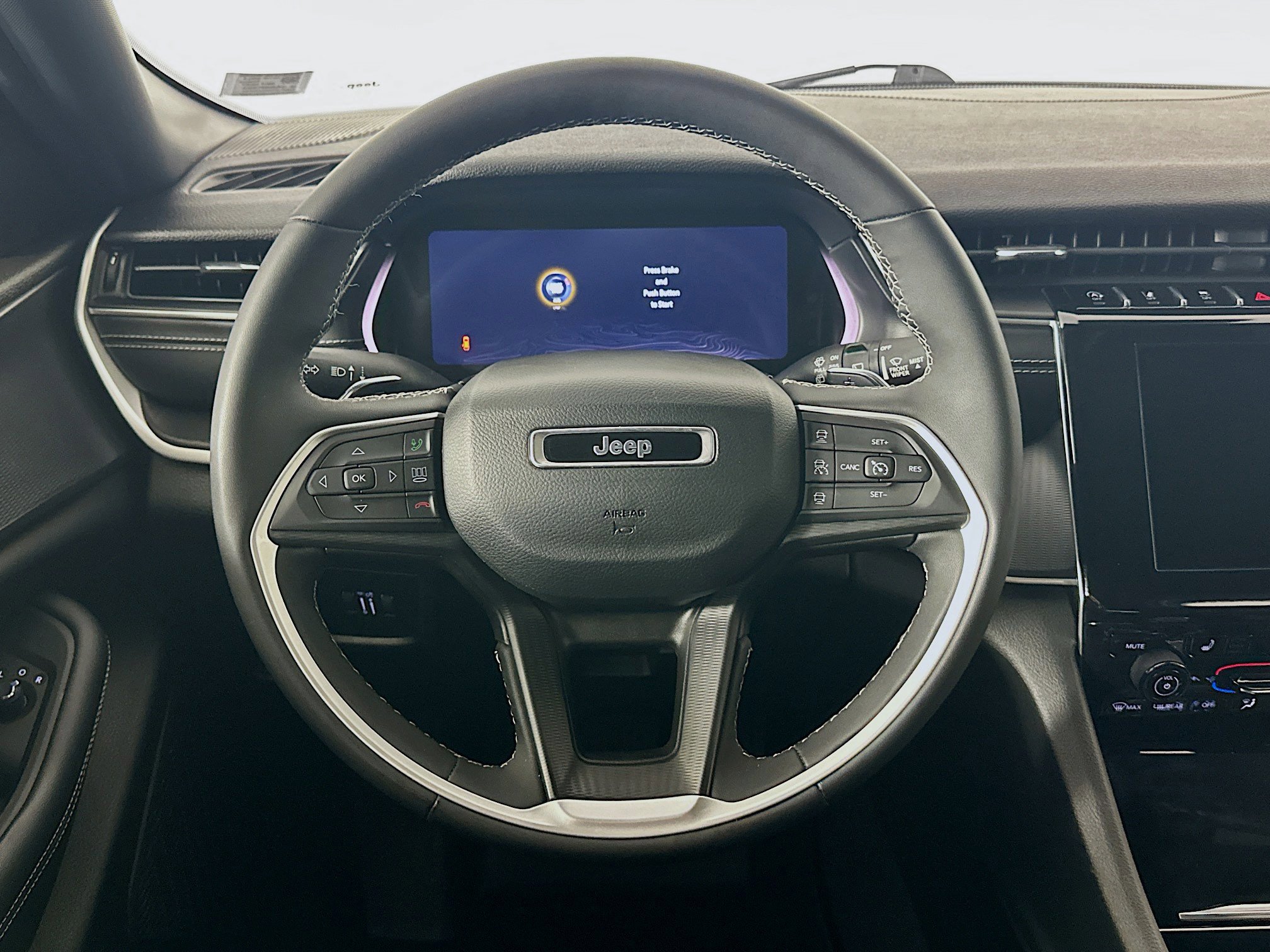 Used 2023 Jeep Grand Cherokee Altitude image 18