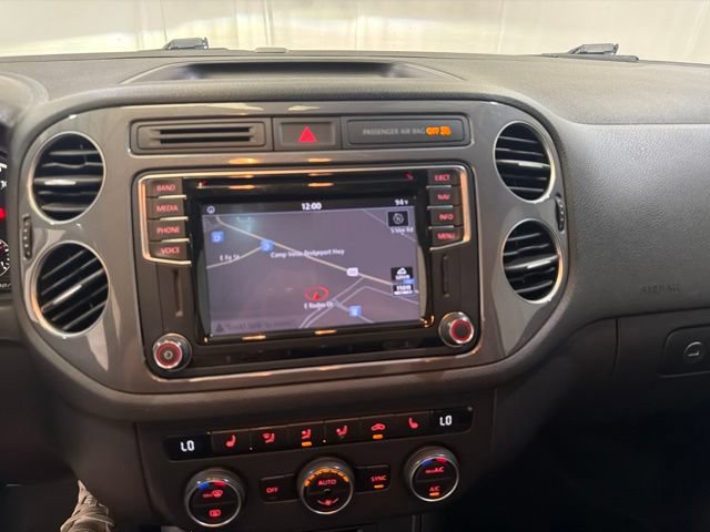 Used 2016 Volkswagen Tiguan SEL FWD image 16