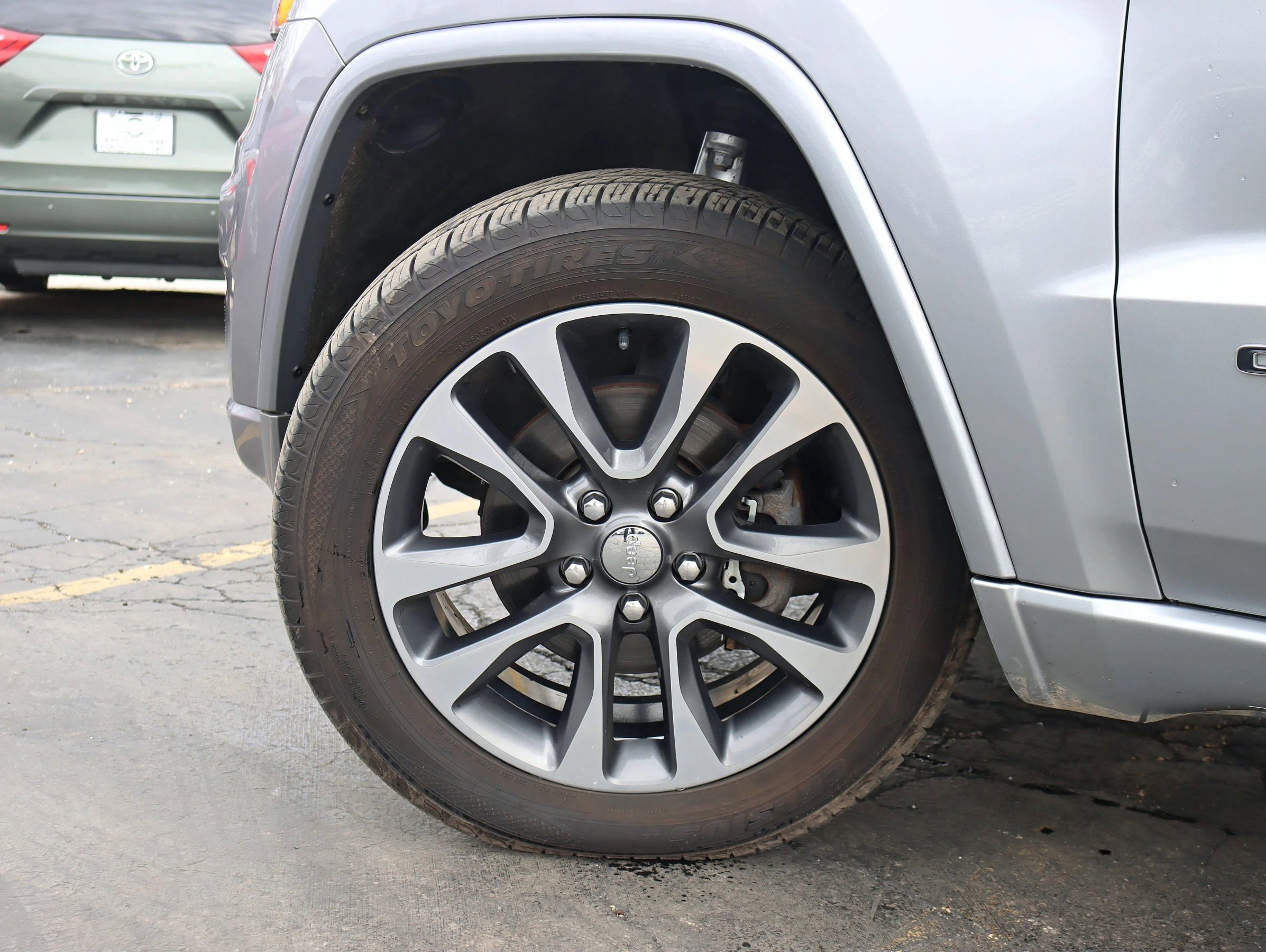 Used 2017 Jeep Grand Cherokee Overland AWD/4WD image 15