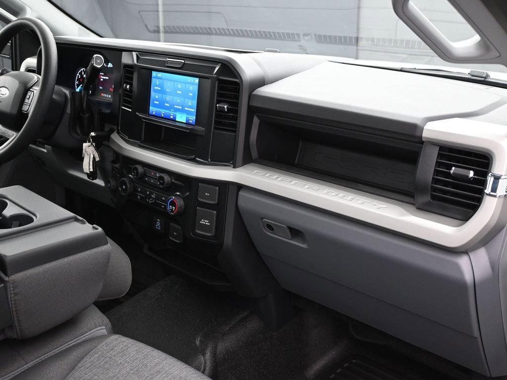 New 2026 Ford F350 XL w/ XL Chrome Package image 21