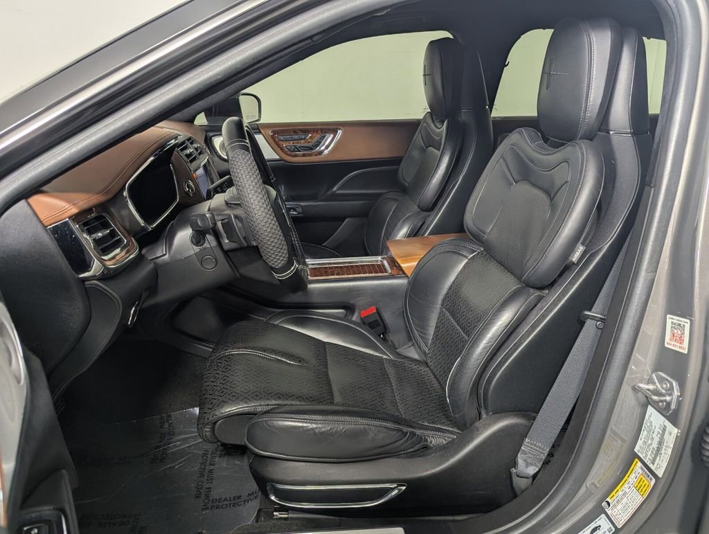 Used 2020 Lincoln Continental Black Label w/ Rear Seat Amenities Package image 14