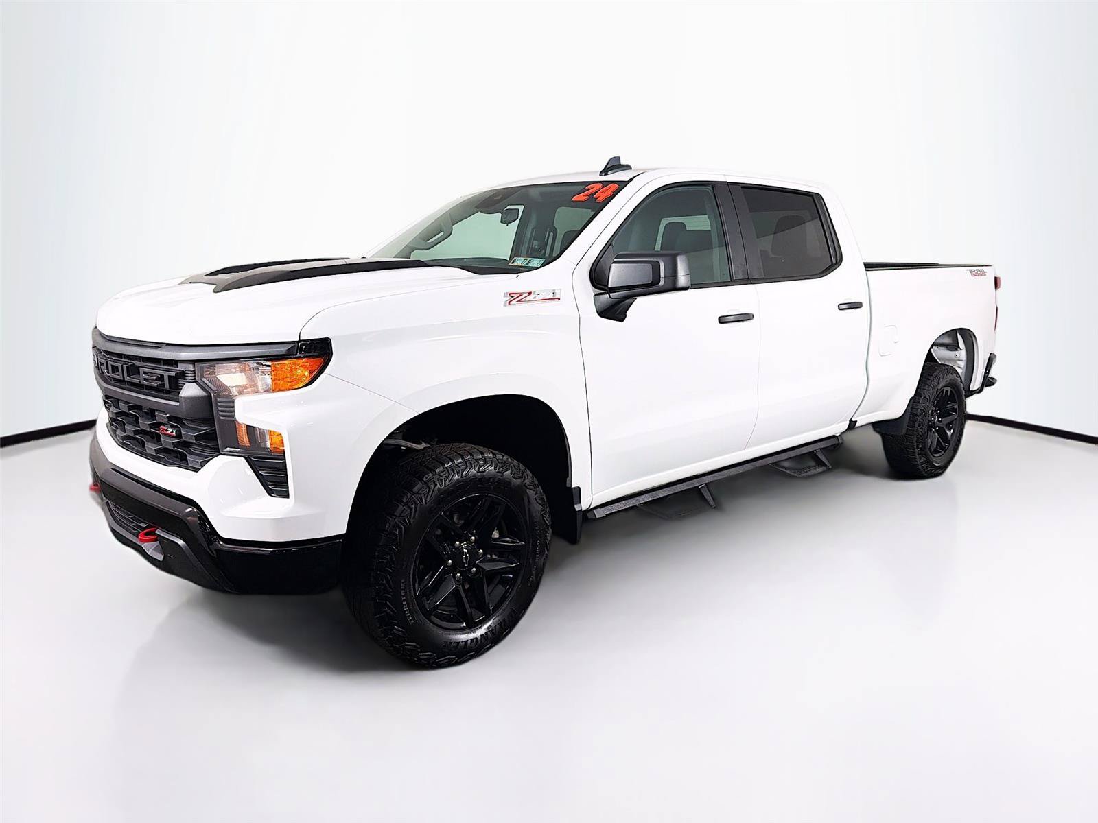 Used 2024 Chevrolet Silverado 1500 Custom Trail Boss AWD/4WD image 7