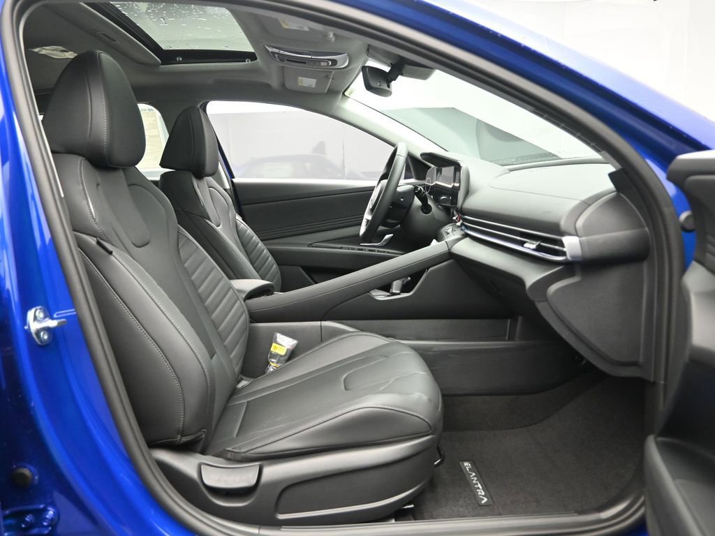 New 2026 Hyundai Elantra Limited image 32