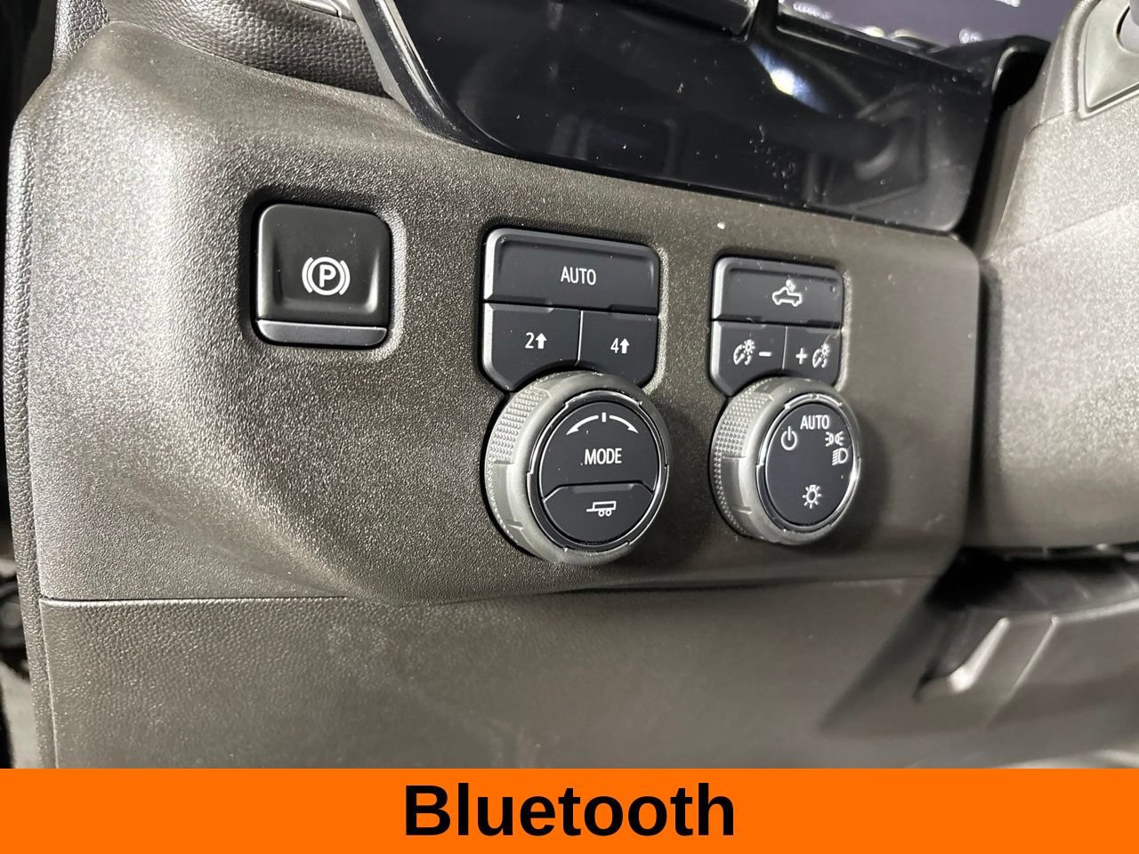 Used 2025 Chevrolet Silverado 1500 LT AWD/4WD image 11