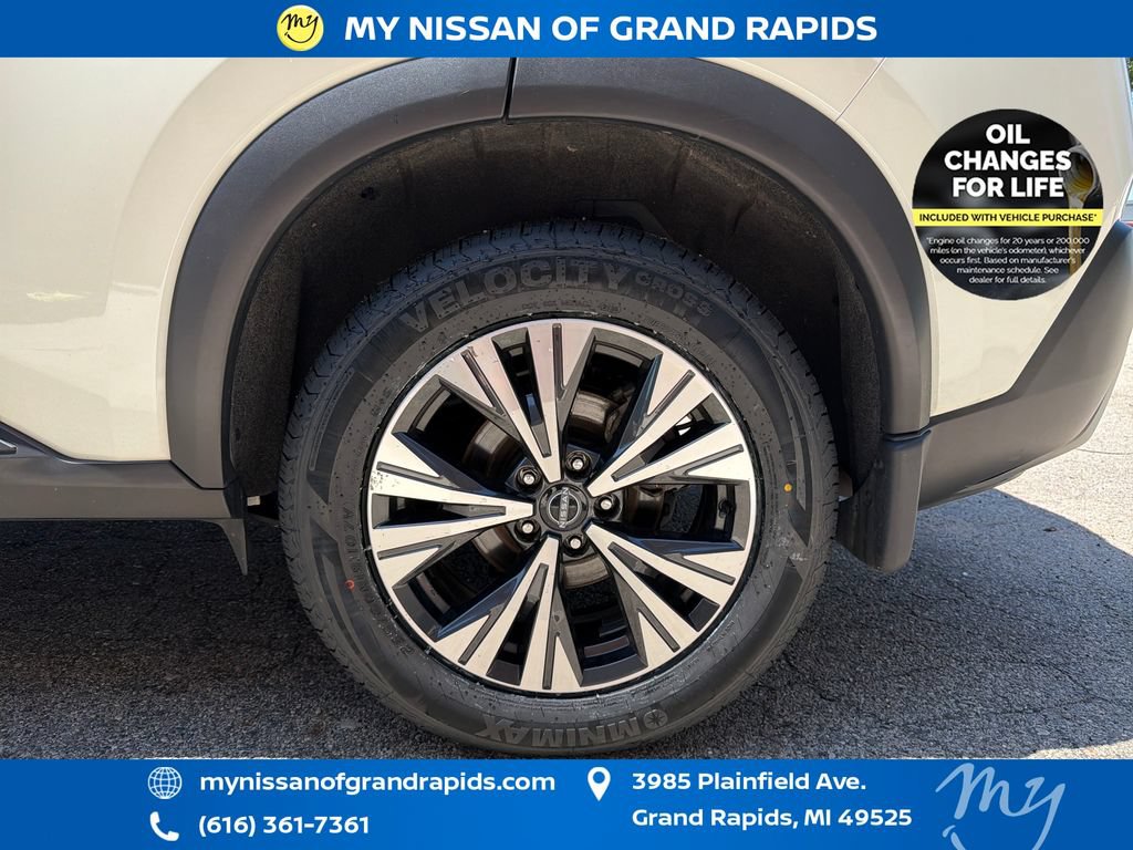Used 2023 Nissan Rogue SV AWD/4WD image 32