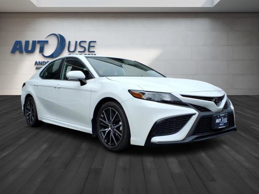 Used 2023 Toyota Camry SE image 6