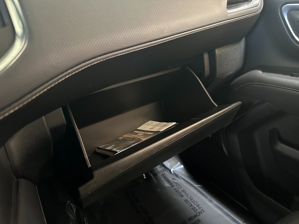 Used 2024 Chevrolet Suburban Premier image 34