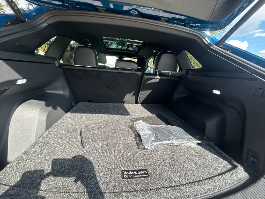 Used 2025 Volkswagen Atlas Cross Sport SEL Premium R-Line image 41