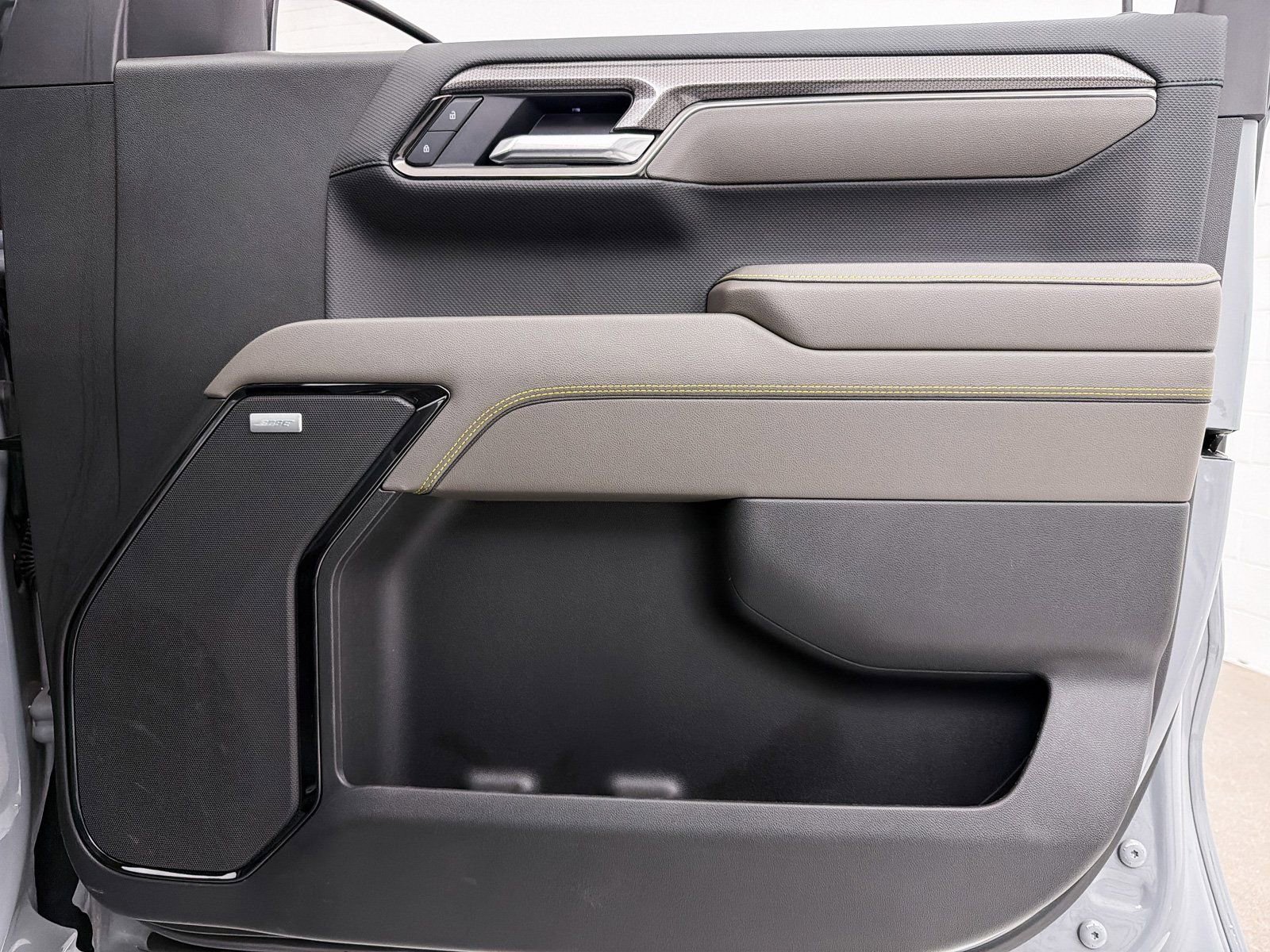 Used 2025 Chevrolet Silverado 1500 ZR2 w/ Technology Package image 30