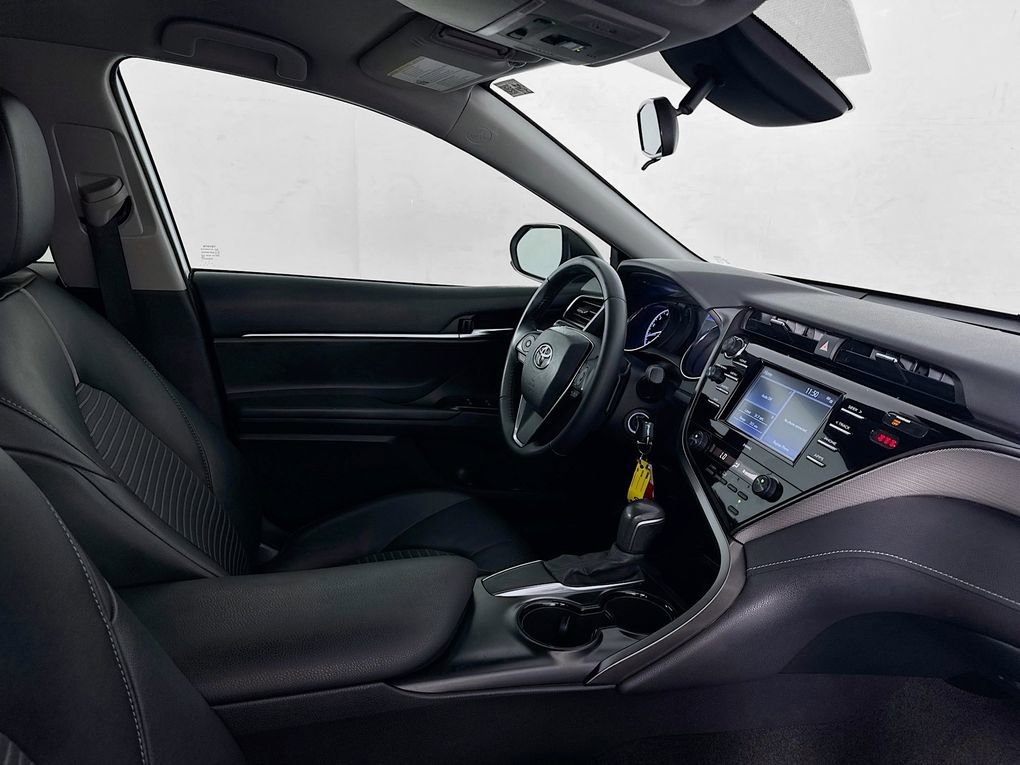 Used 2020 Toyota Camry SE FWD image 35