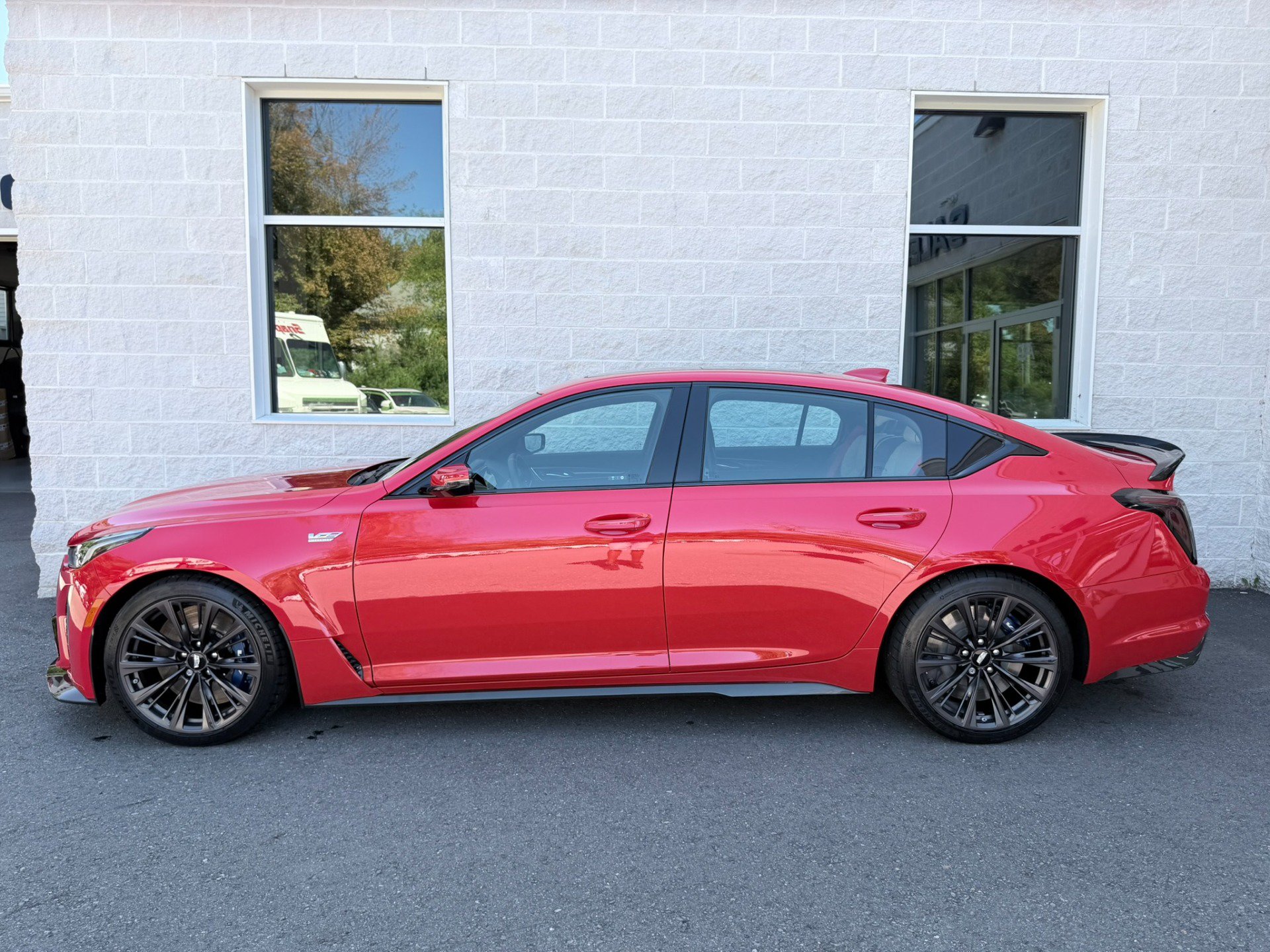 Used 2024 Cadillac CT5 V Blackwing w/ Carbon Fiber Package 2 RWD image 4
