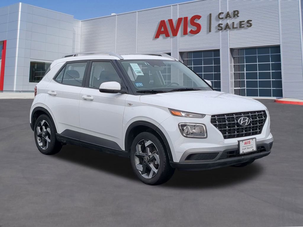 Used 2025 Hyundai Venue SEL image 9