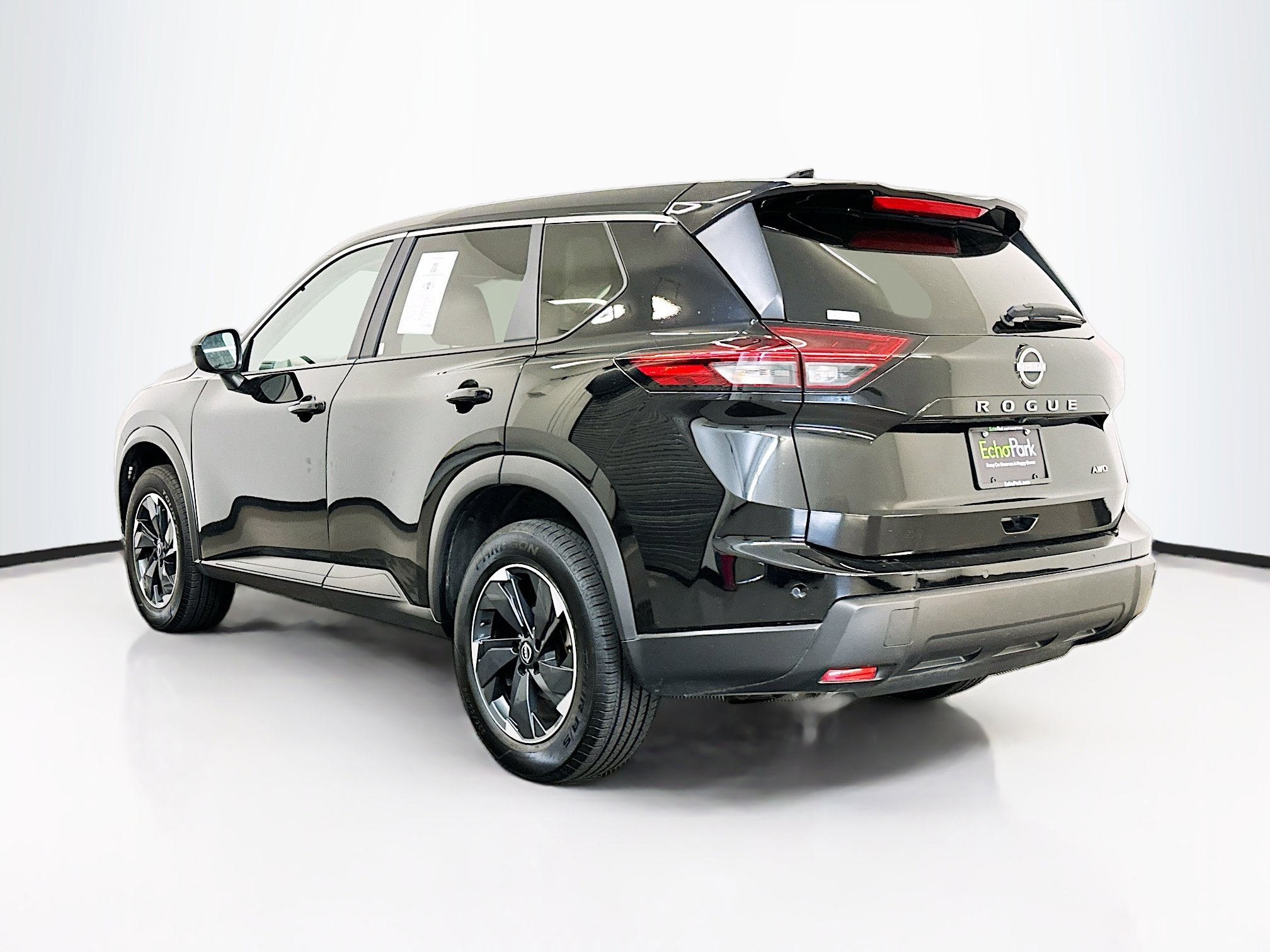 Used 2025 Nissan Rogue SV image 5
