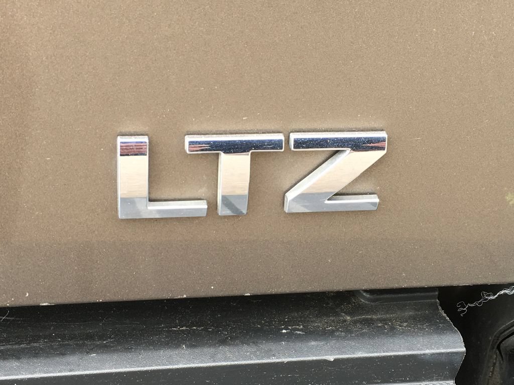 Used 2015 Chevrolet Silverado 1500 LTZ Z71 w/ LTZ Plus Package AWD/4WD image 7
