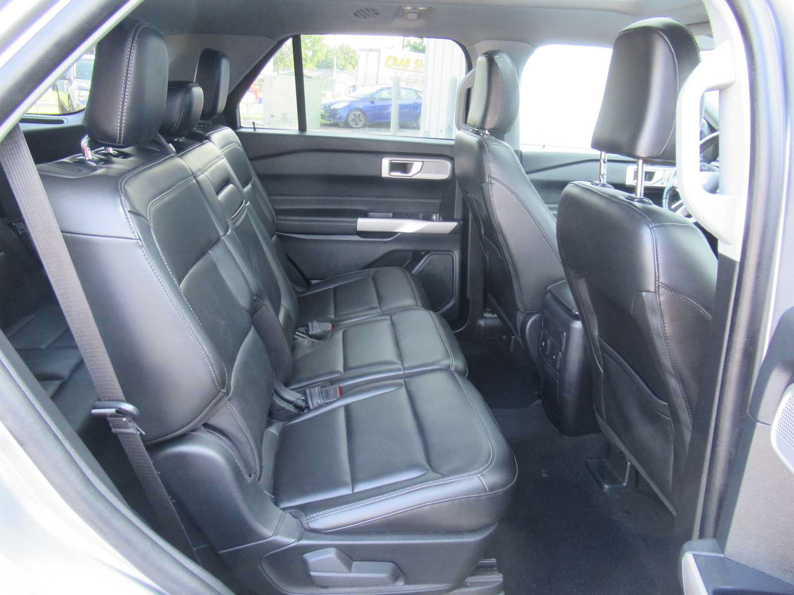 Used 2024 Ford Explorer XLT w/ Equipment Group 202A AWD/4WD image 15