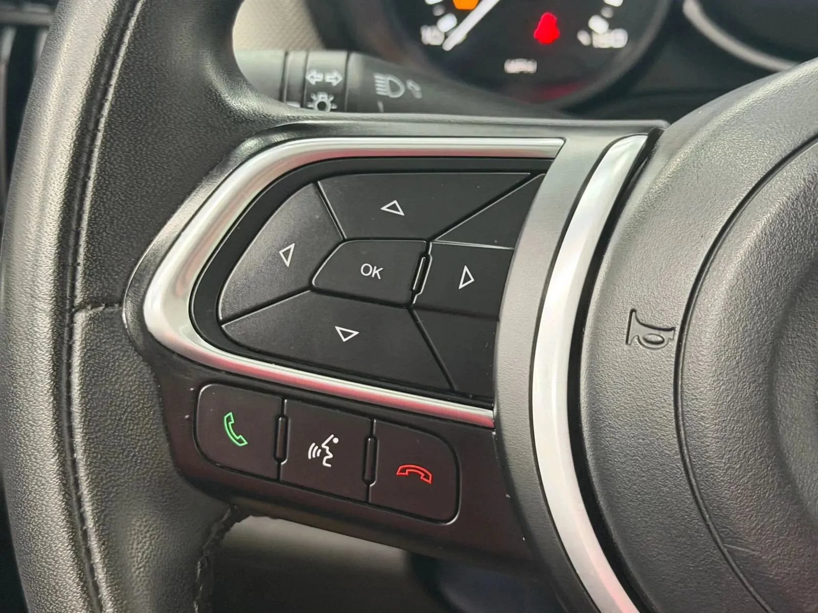 Used 2018 FIAT 500L Lounge FWD image 25