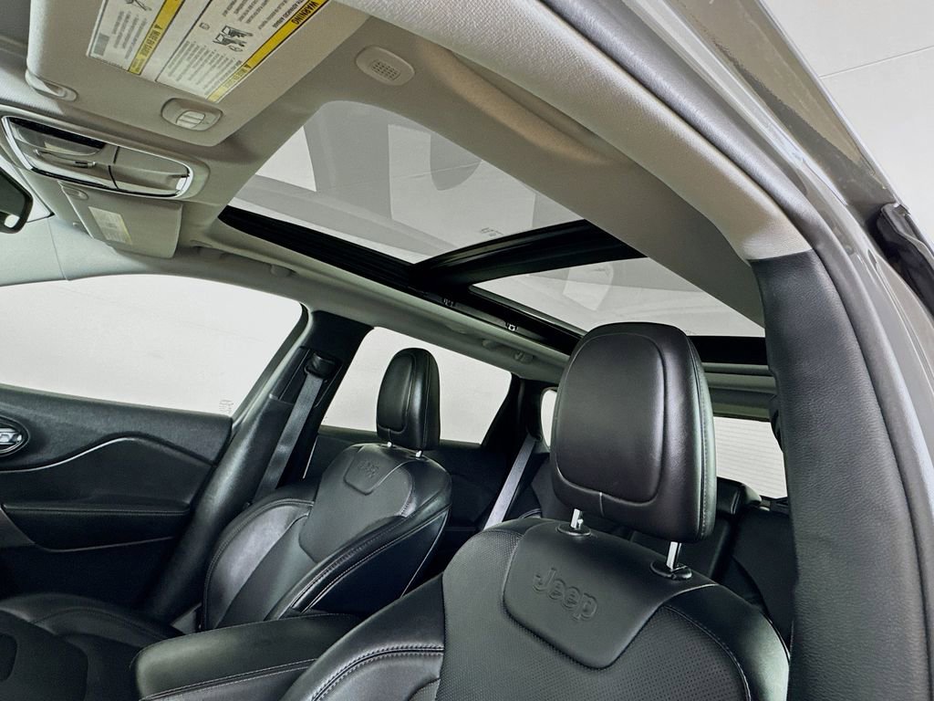 Certified 2022 Jeep Cherokee Limited AWD/4WD image 21