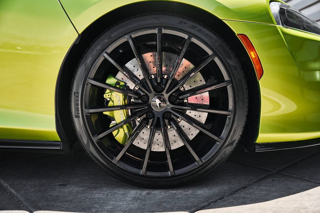 Used 2023 McLaren GT RWD image 27