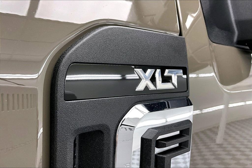 New 2026 Ford F250 XLT w/ XLT Premium Package image 9