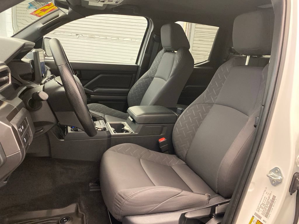 Used 2025 Toyota Tacoma SR5 AWD/4WD image 19