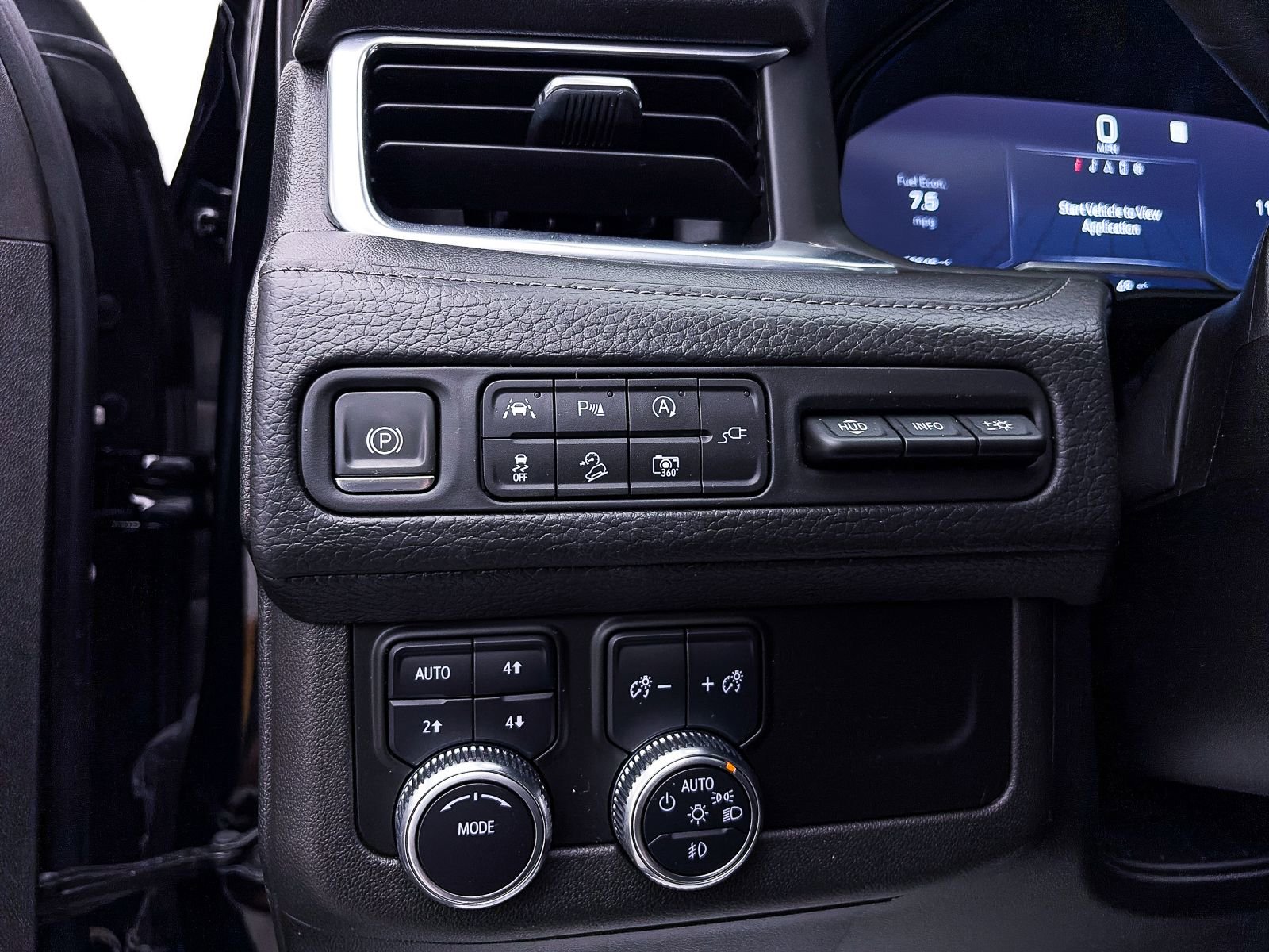 Used 2022 GMC Yukon Denali image 5