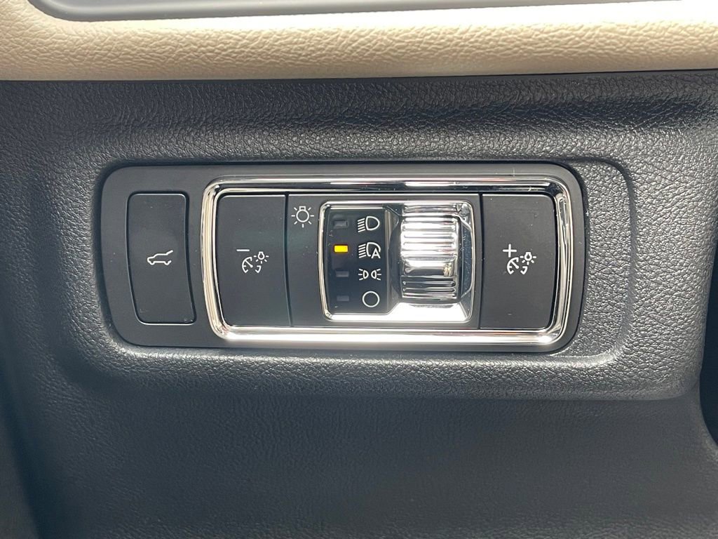 New 2026 Lincoln Corsair Premiere image 14