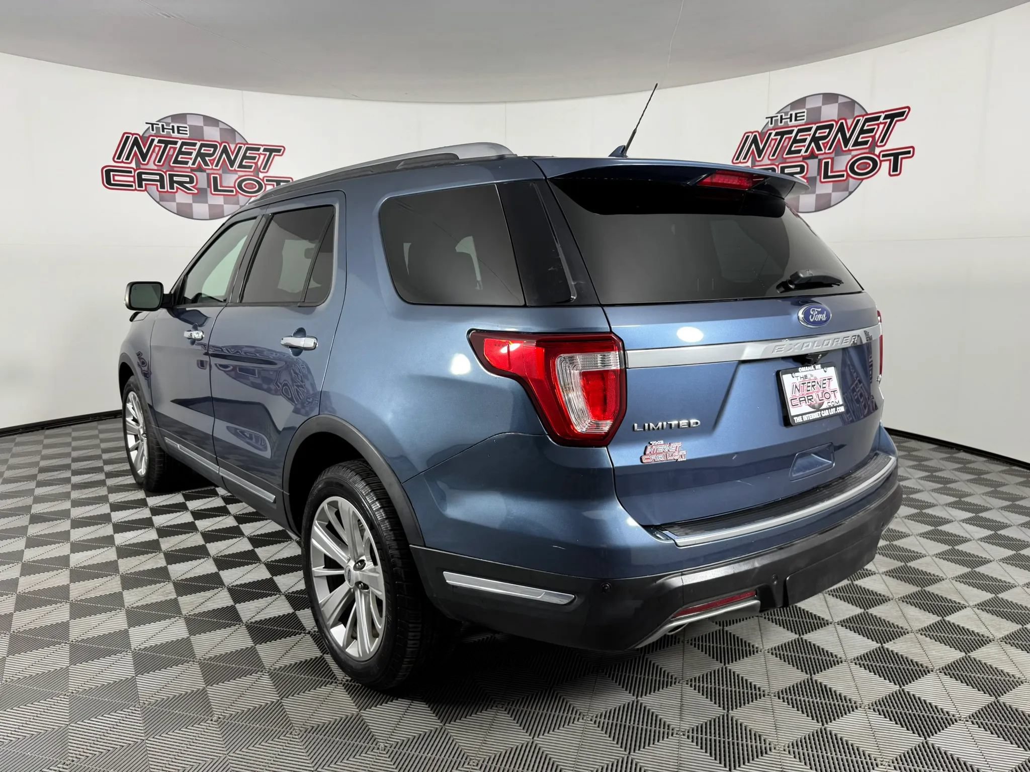 Used 2019 Ford Explorer Limited w/ Class III Trailer Tow Package AWD/4WD image 5