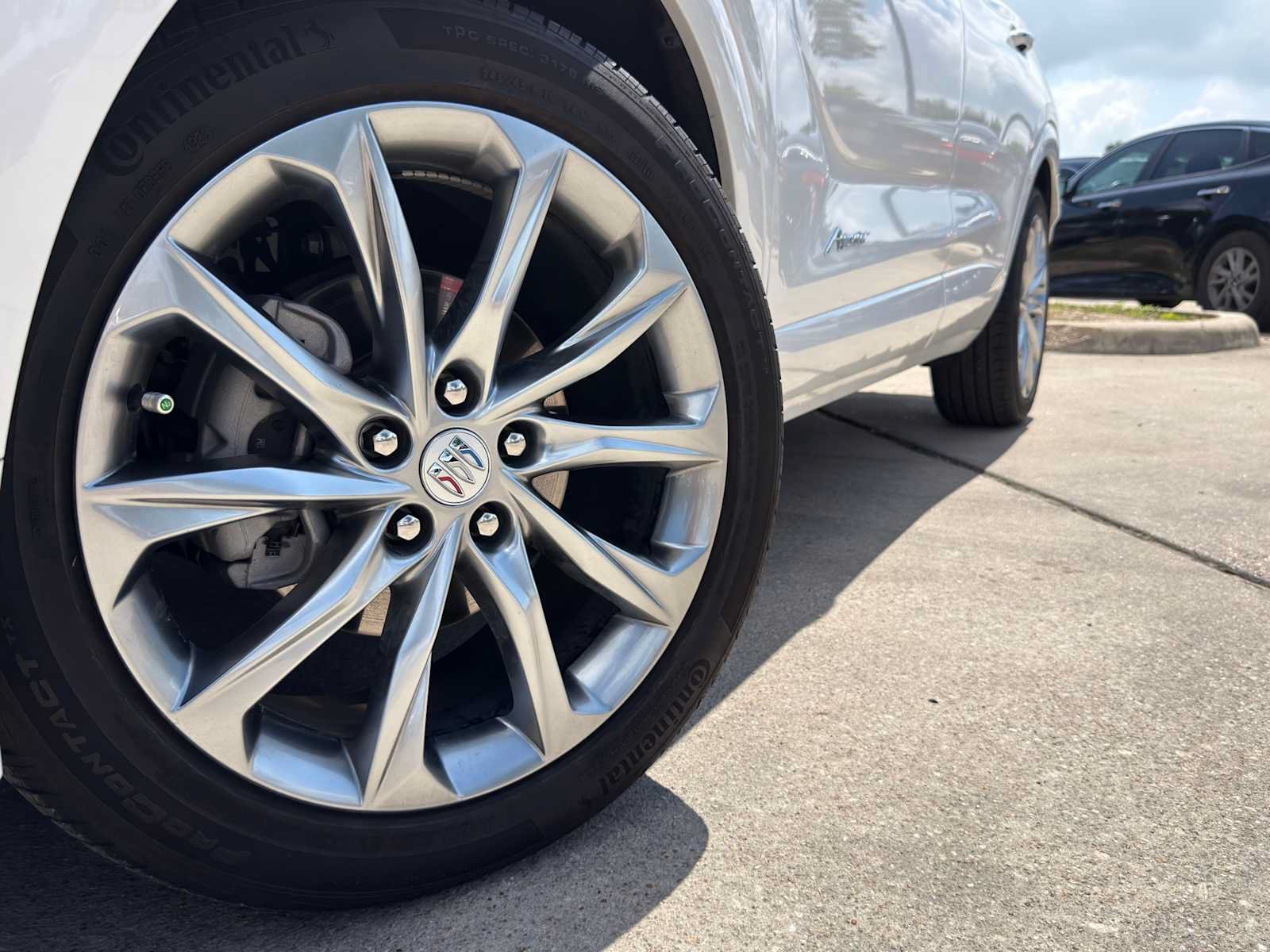 Used 2025 Buick Encore GX Avenir w/ Avenir Technology Package FWD image 4