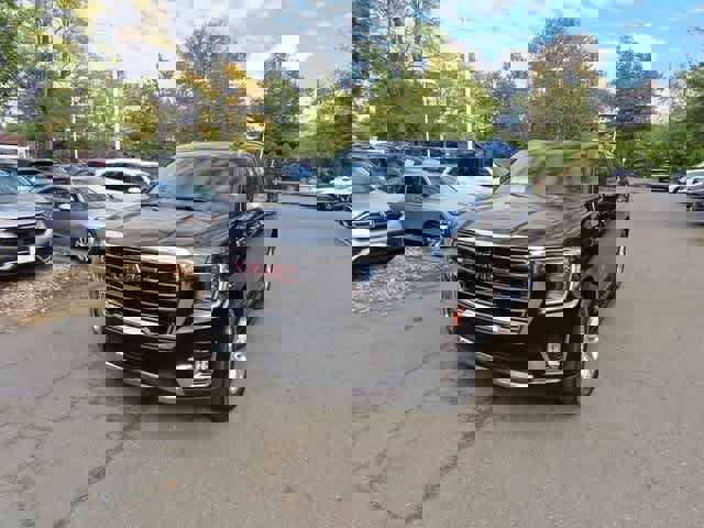 Used 2024 GMC Yukon SLT