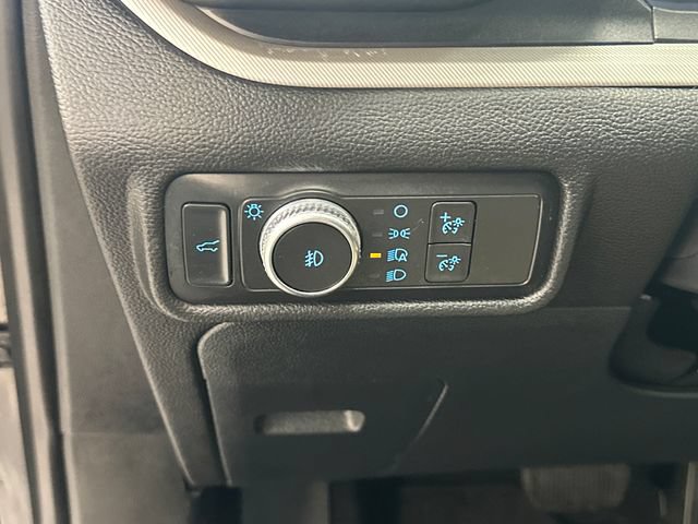Used 2020 Ford Explorer XLT w/ Equipment Group 202A AWD/4WD image 22